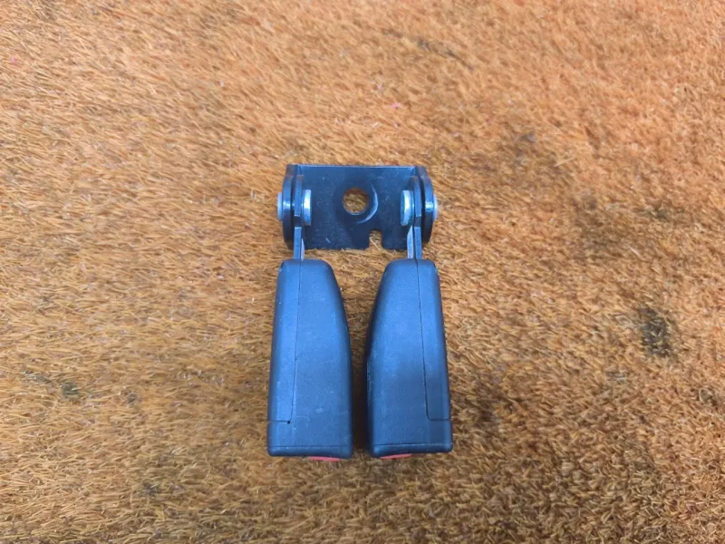 Ответная часть ремня безопасности