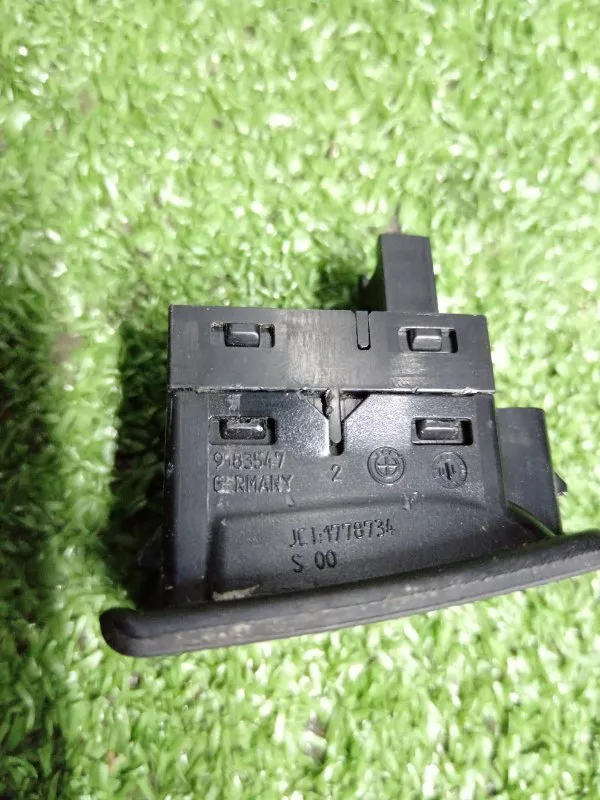 Кнопка стеклоподъемника