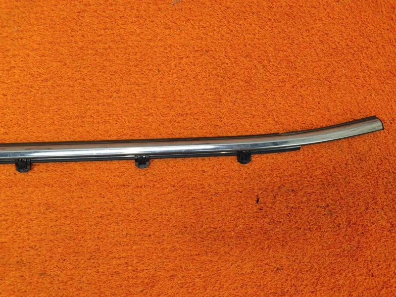 Молдинг стекла