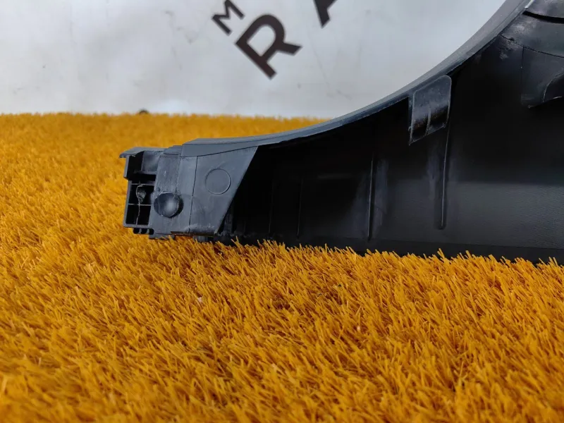 Обшивка центральной стойки