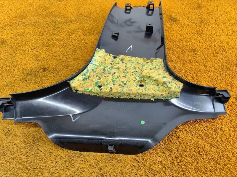 Накладка на стойку кузова