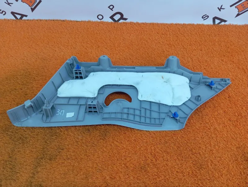 Накладка на стойку кузова