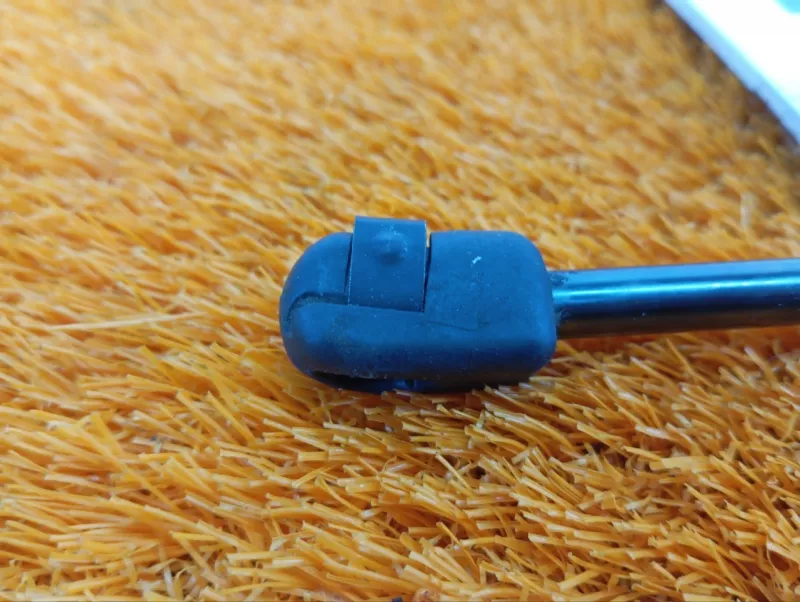 Амортизатор капота