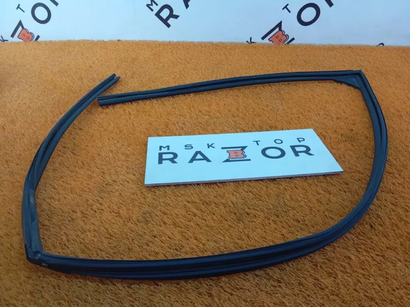 Уплотнитель стекла двери