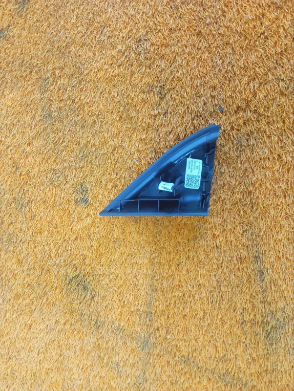 Уголок двери