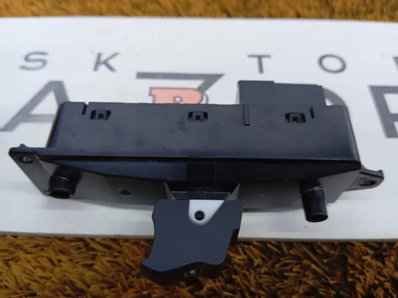 Кнопка стеклоподъемника