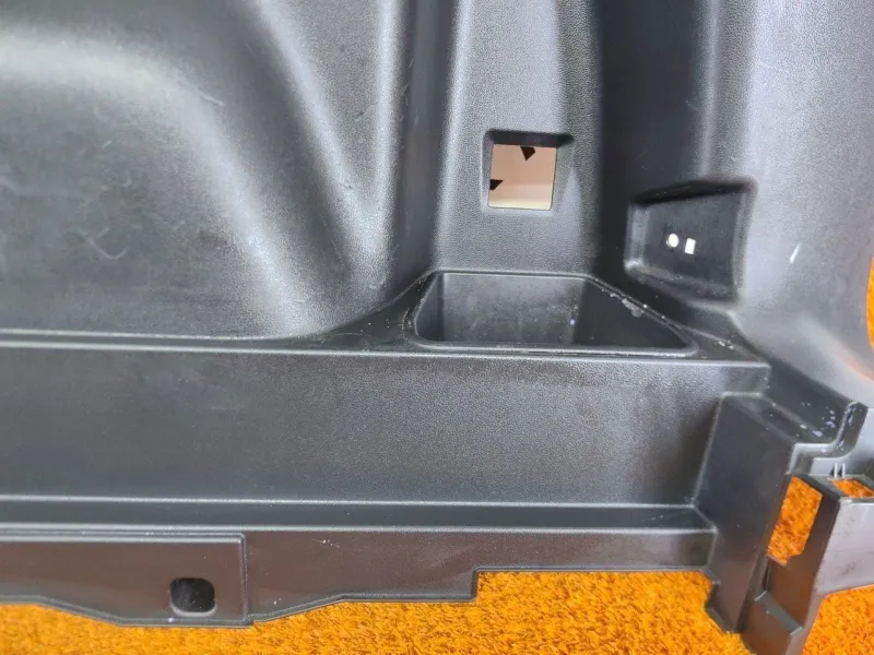 Обшивка багажника