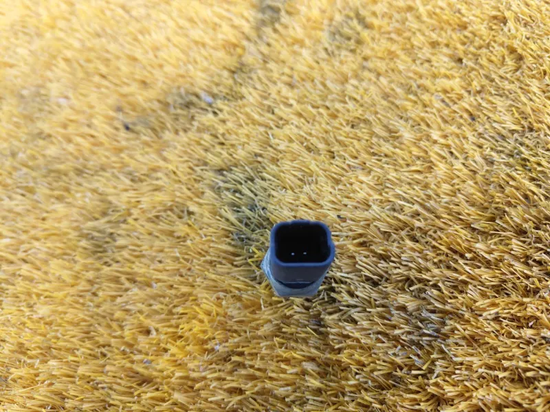 Датчик температуры охлаждающей жидкости