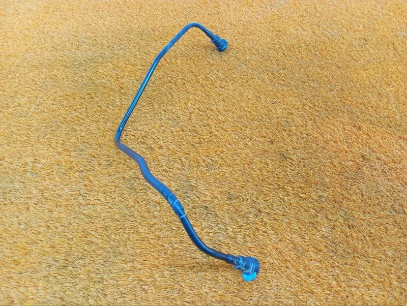 Трубка топливная