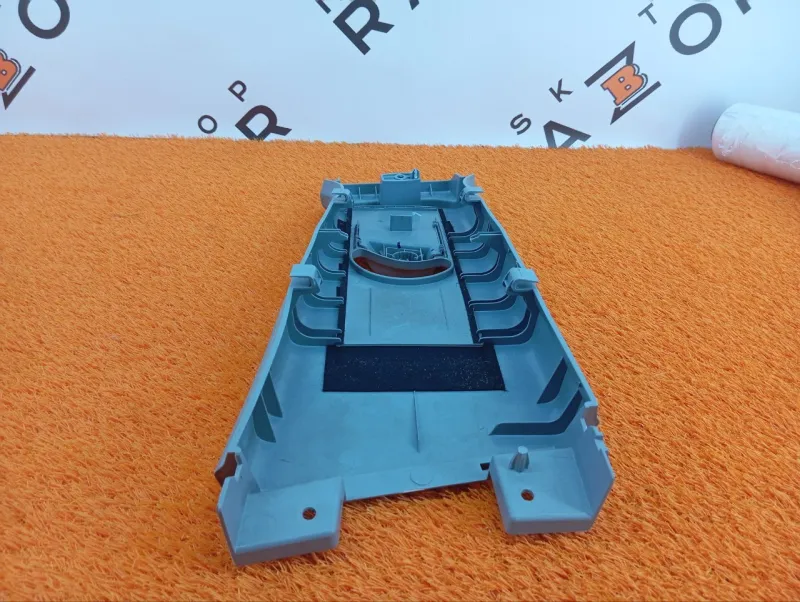 Обшивка центральной стойки