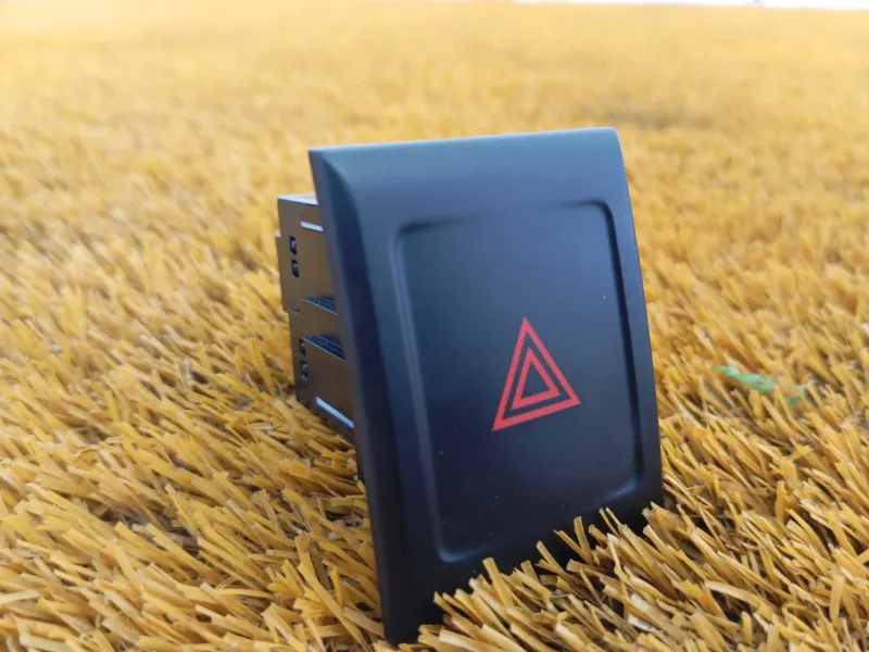 Кнопка аварийной сигнализации