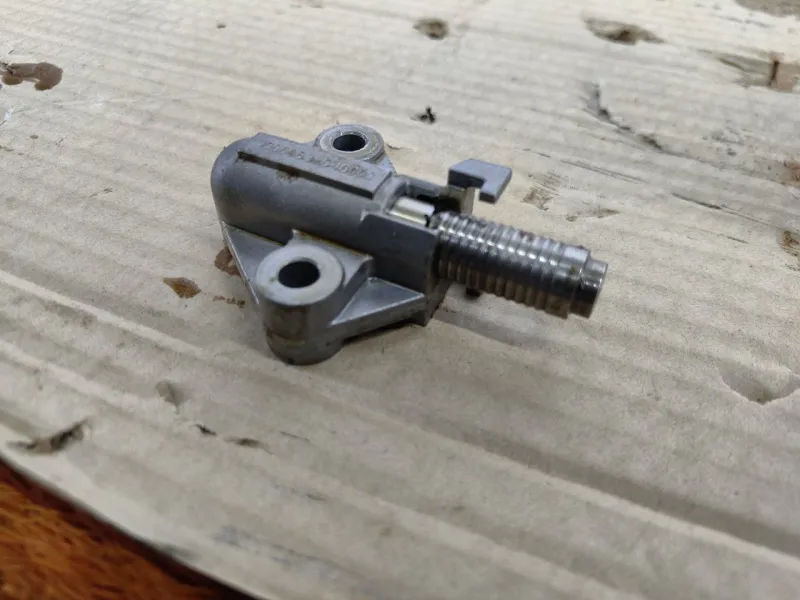 Натяжитель цепи ГРМ