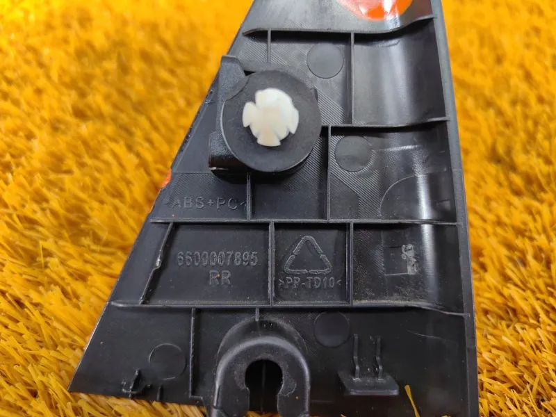 Уголок двери