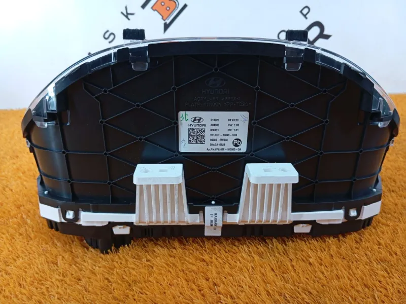 Панель приборов