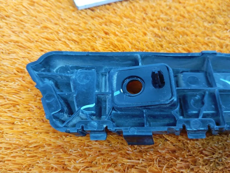 Крепление бампера