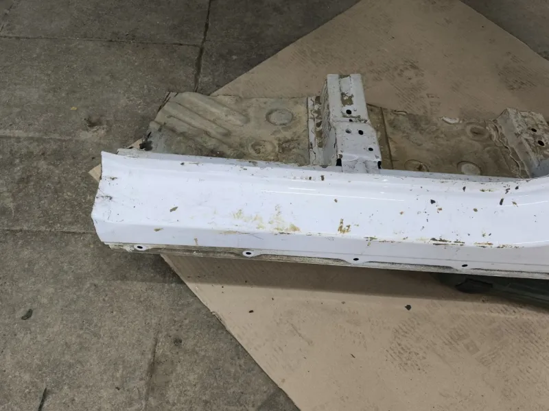 Порог с центральной стойкой