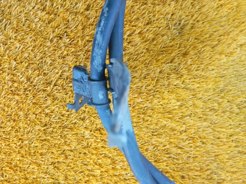 Трос стояночного тормоза