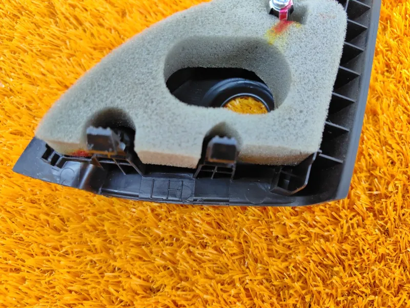 Уголок двери