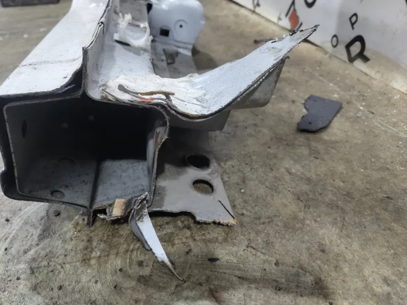 Порог с центральной стойкой