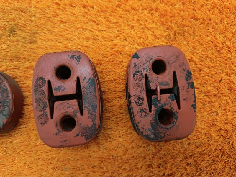 Крепление глушителя