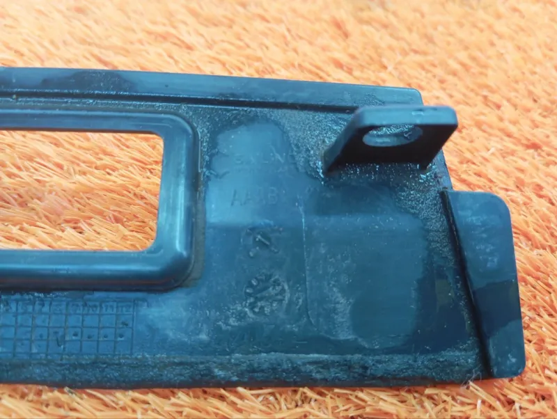 Накладка замка багажника