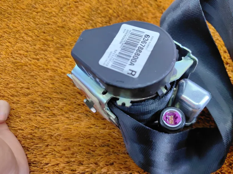 Ремень безопасности