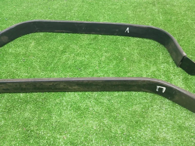 Крепление топливного бака