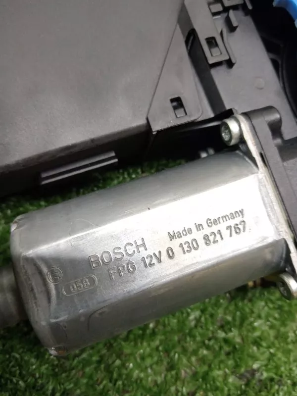 Стеклоподъемник Audi A4 2005 8E0839461B B7, задний левый