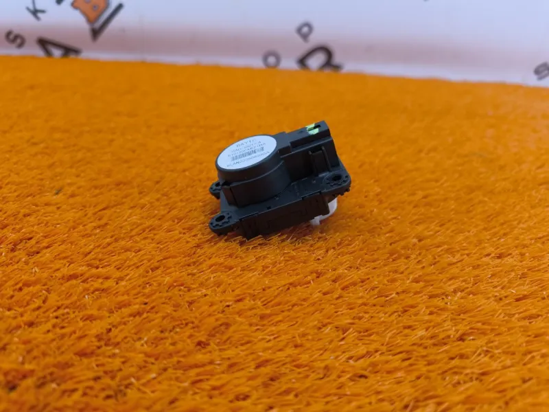 Моторчик заслонки печки