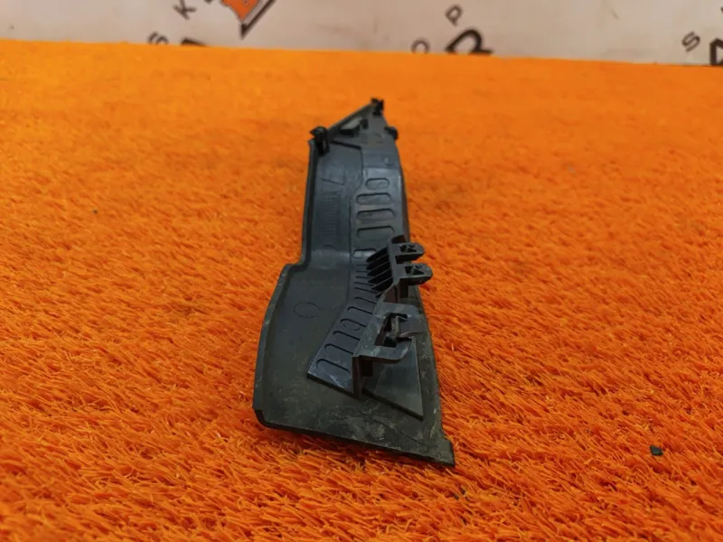 Накладка петли капота