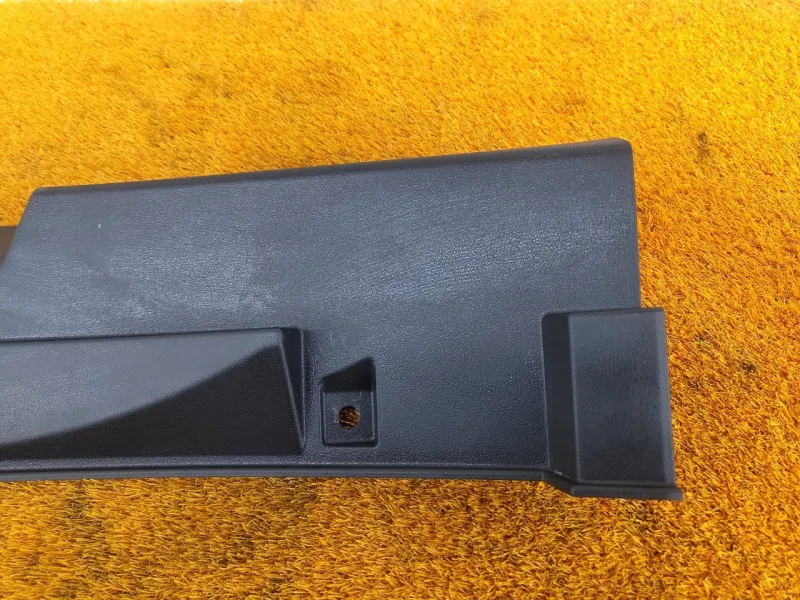 Накладка замка багажника