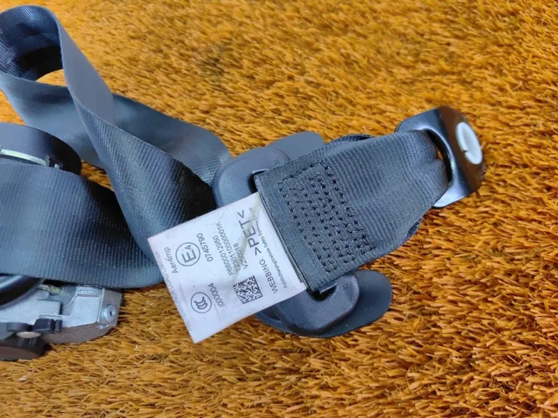 Ремень безопасности