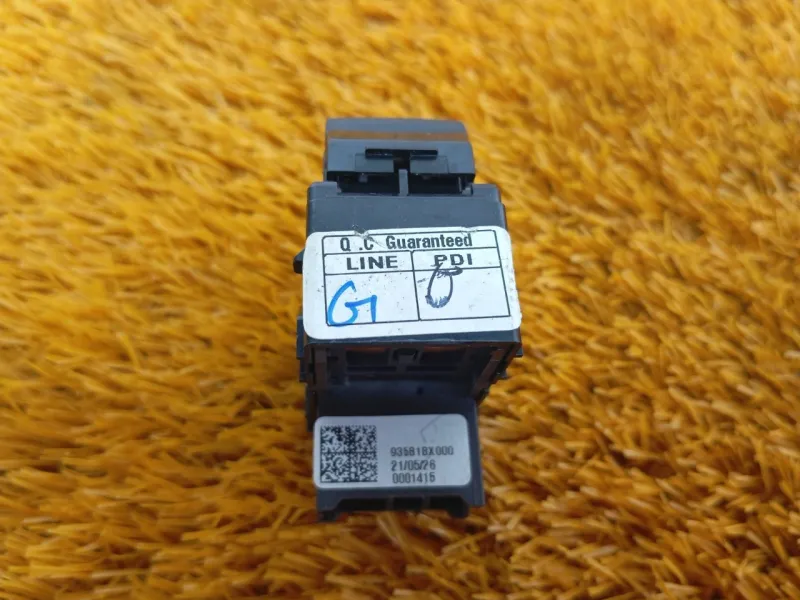 Кнопка стеклоподъемника