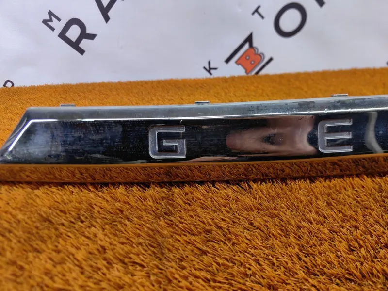 Накладка крышки багажника