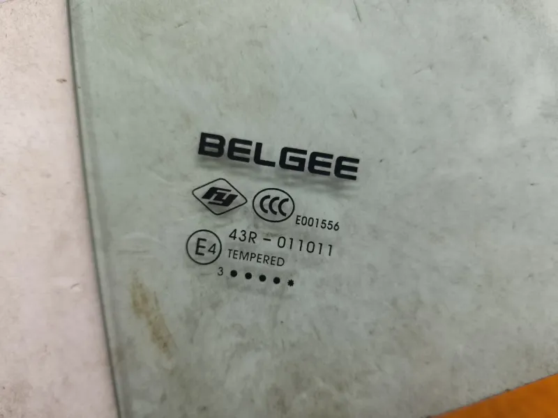 Стекло двери