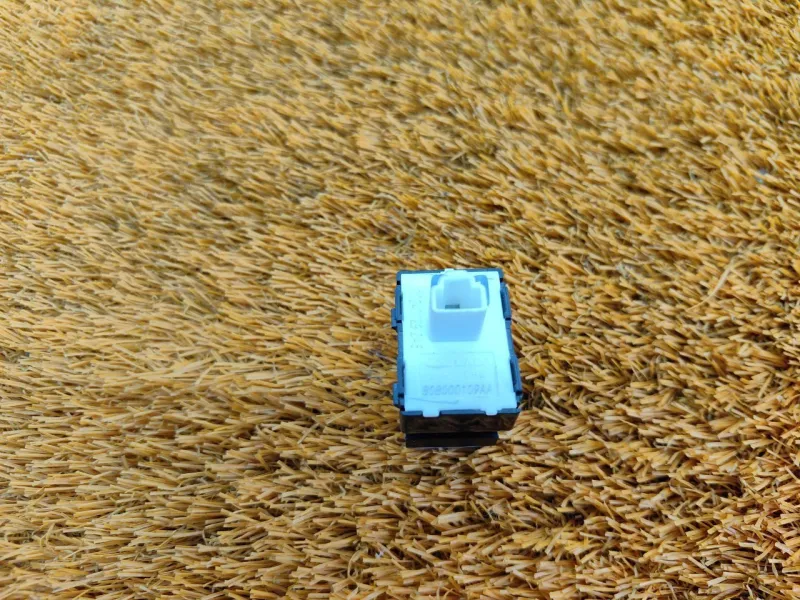 Кнопка стеклоподъемника