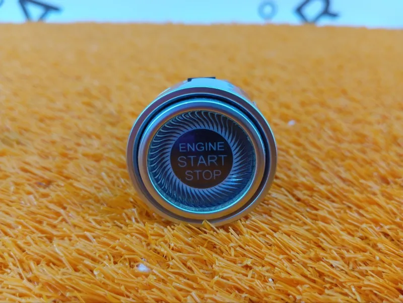 Кнопка запуска двигателя