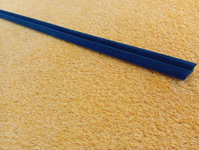 Уплотнитель стекла двери