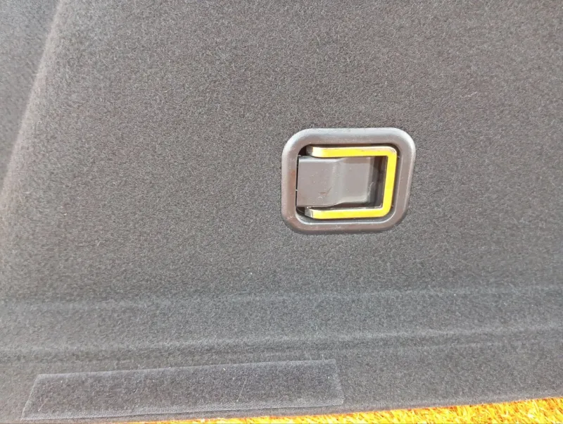 Обшивка багажника