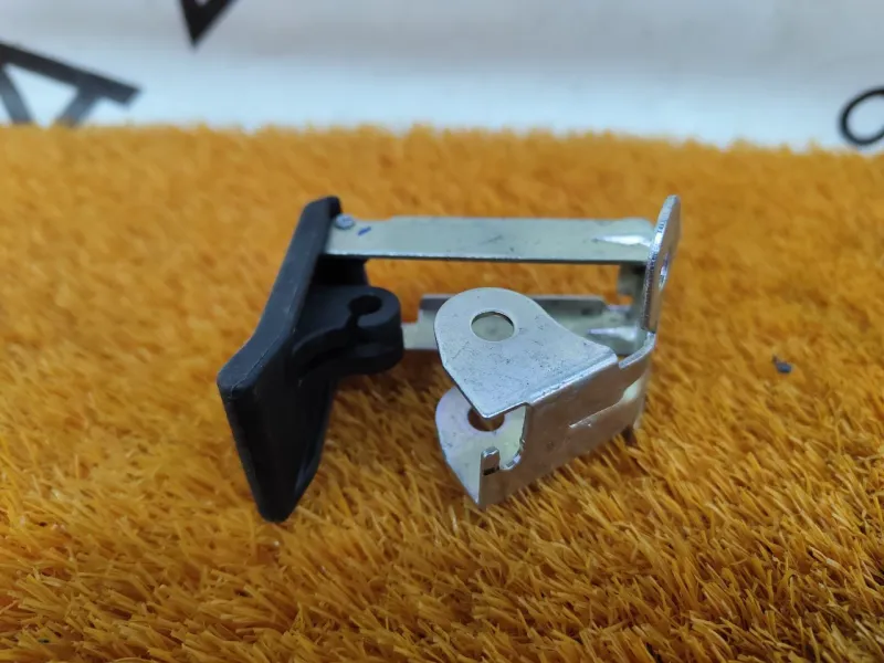 Ручка открывания капота