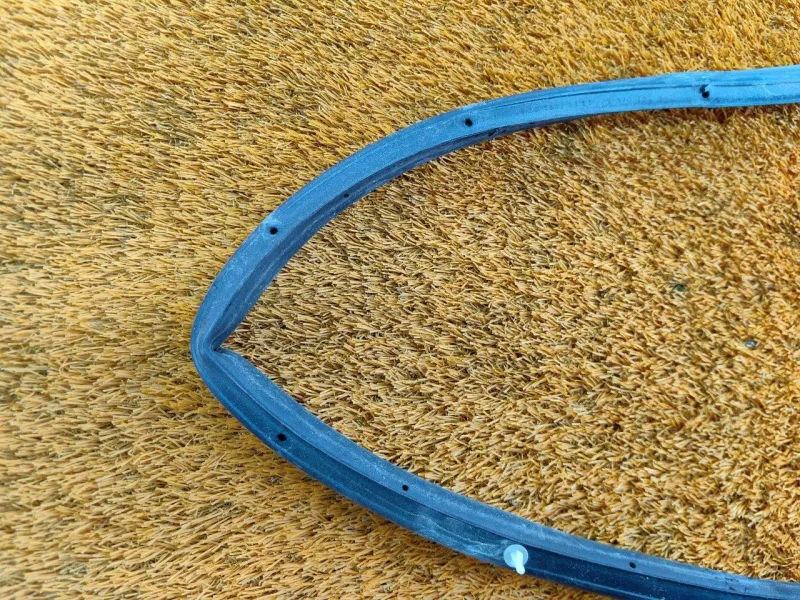 Уплотнитель двери