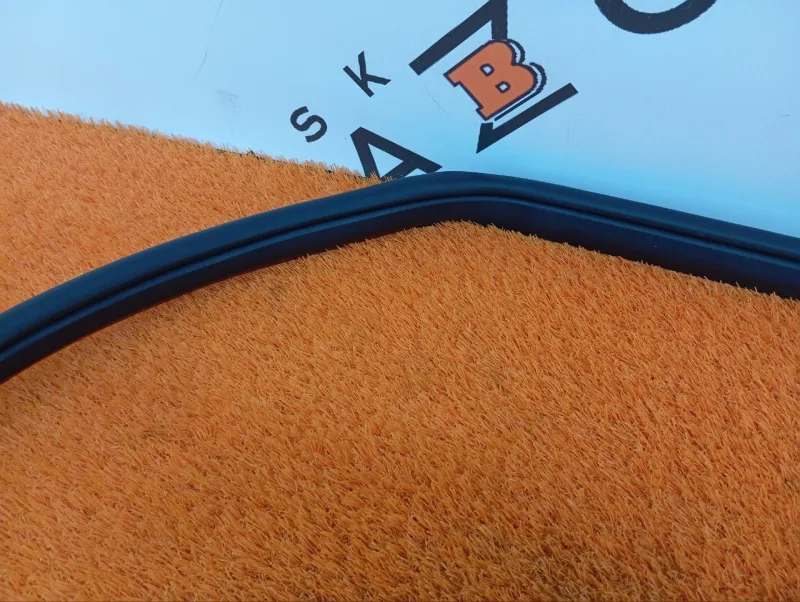 Уплотнитель проема двери