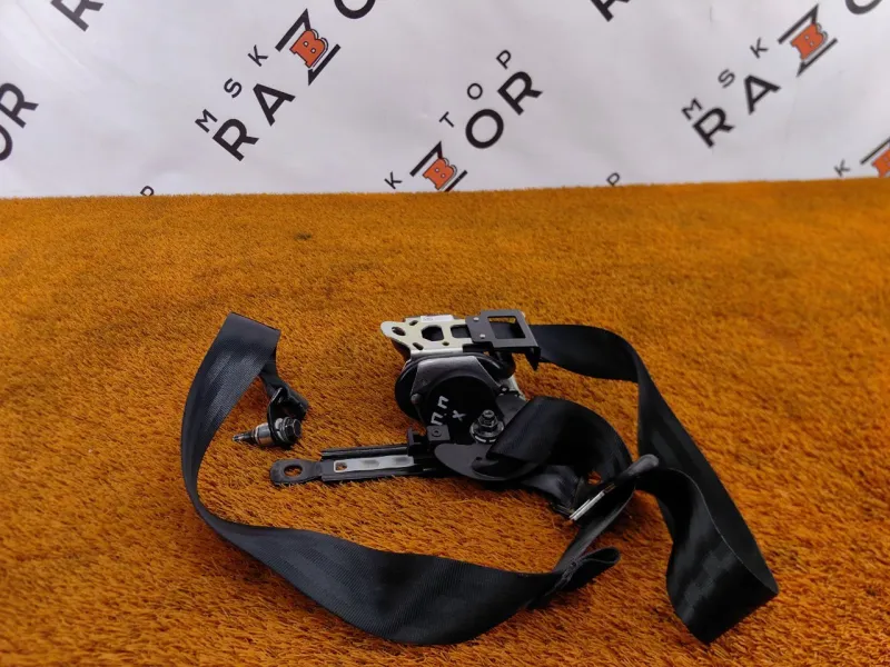 Ремень безопасности