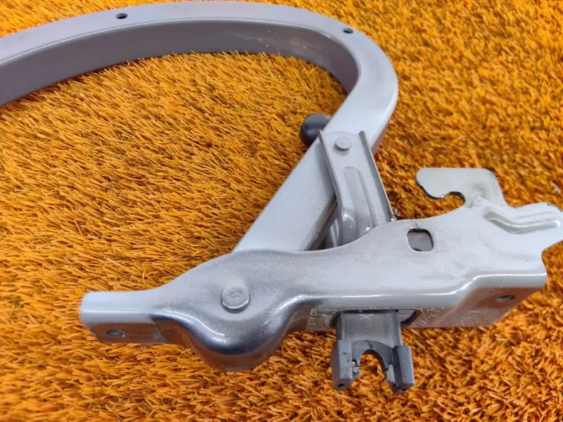 Петля багажника