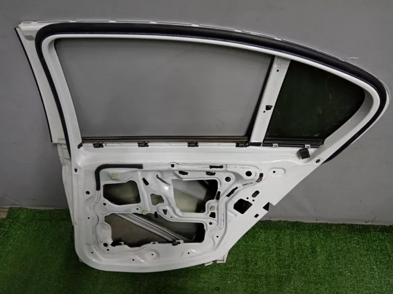 Дверь BMW 3-Series 2005 41007203648 E90, задняя правая