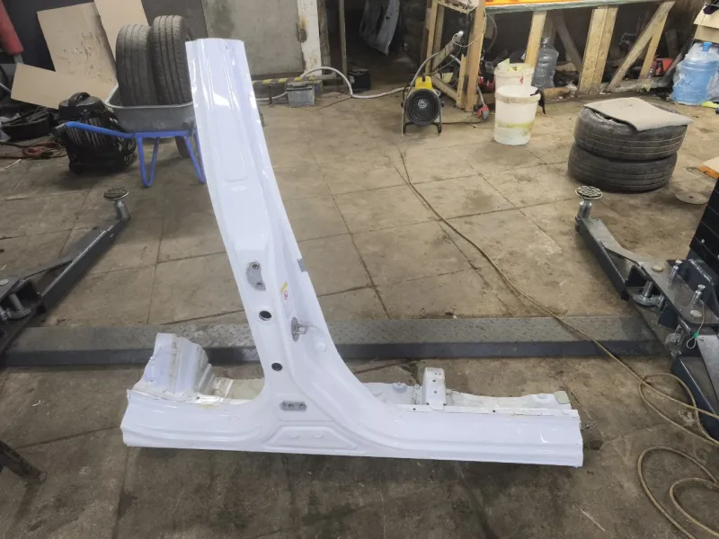 Порог с центральной стойкой