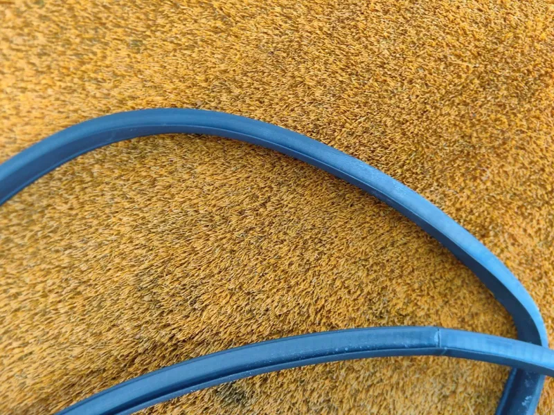 Уплотнитель проема двери