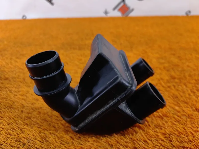 Патрубок воздушного фильтра