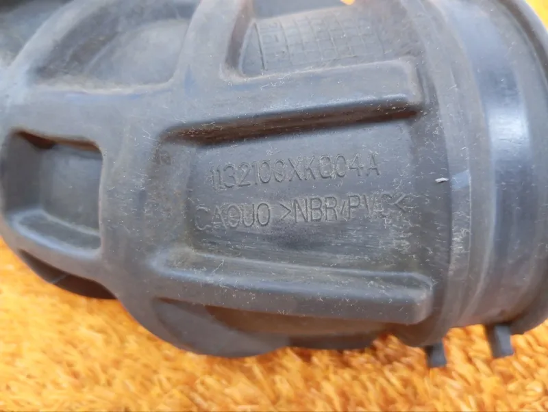 Патрубок воздушного фильтра