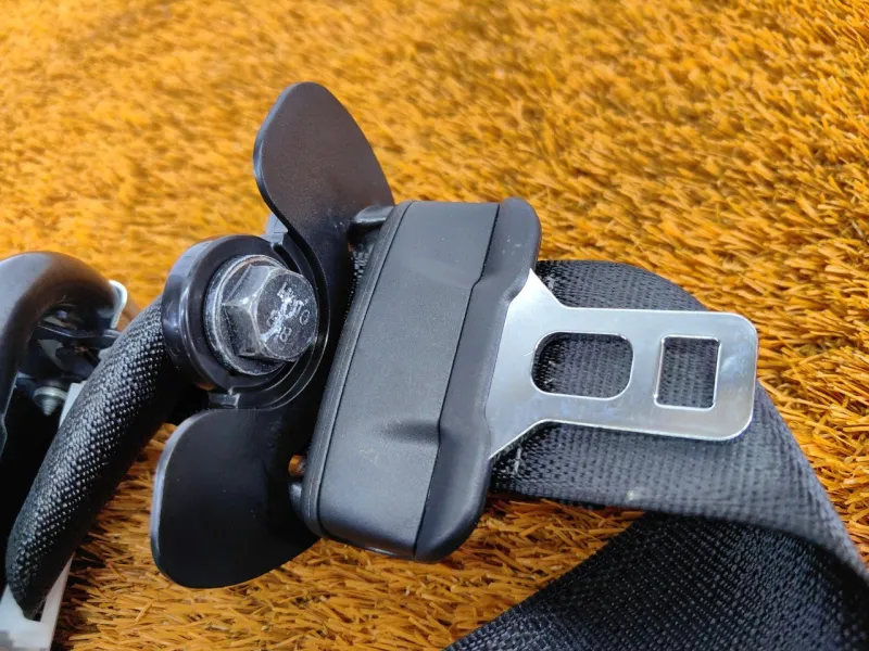 Ремень безопасности